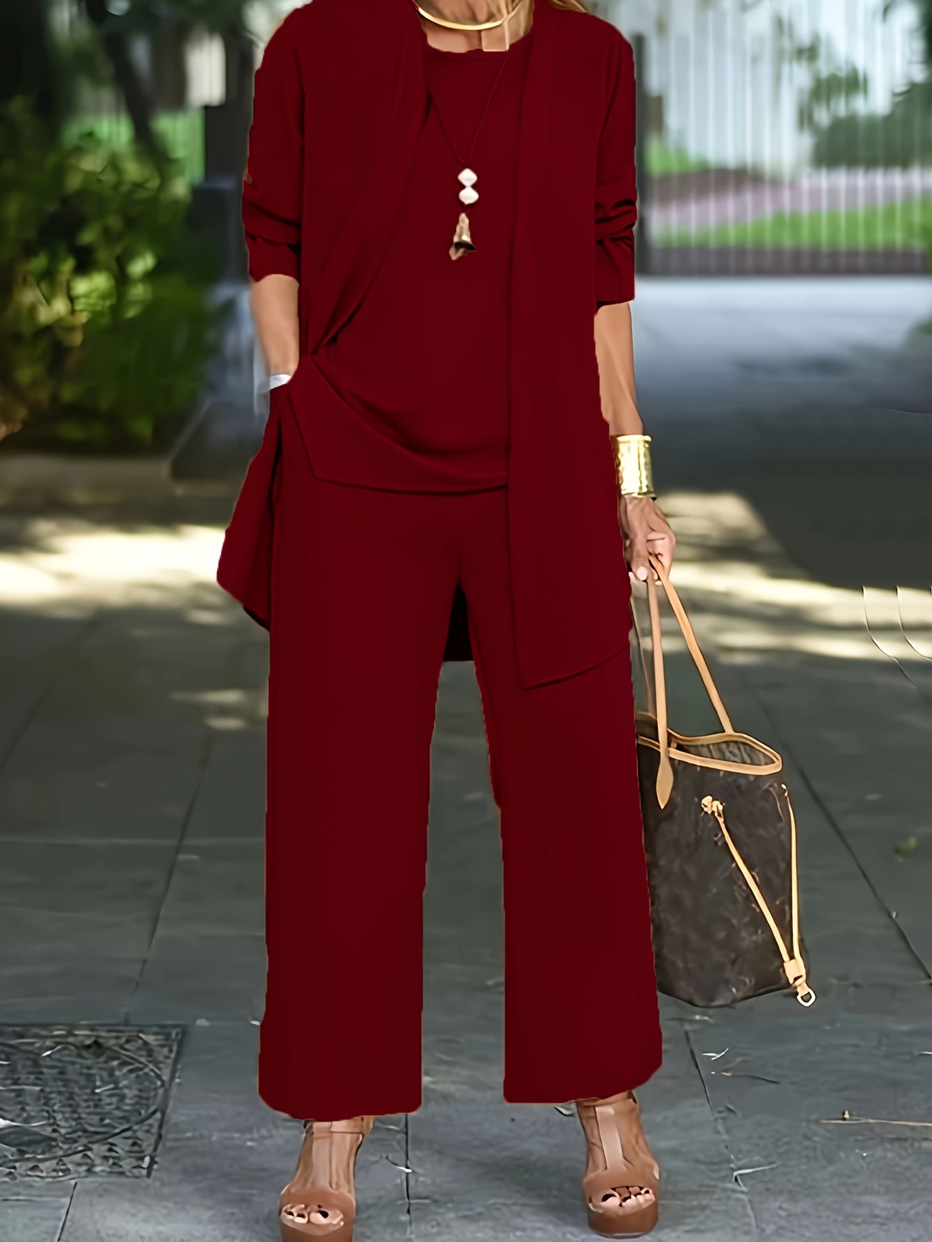 VICTORIA | set